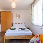 Haus Pitzer/apartments Troicher שלאדמינג