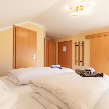 Haus Pitzer/apartments Troicher Шладминг