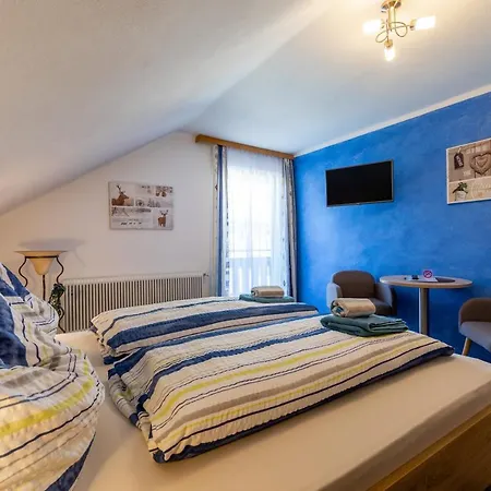 Haus Pitzer/apartments Troicher * Шладминг