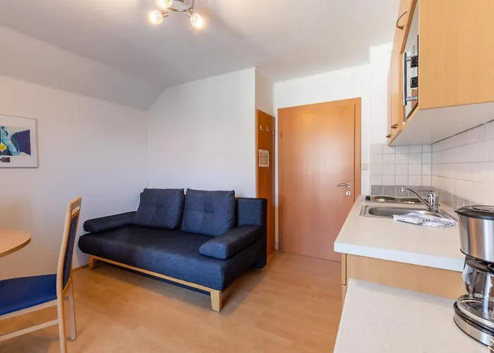 Haus Pitzer/apartments Troicher