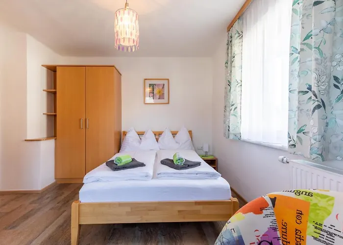 Haus Pitzer/apartments Troicher Шладминг